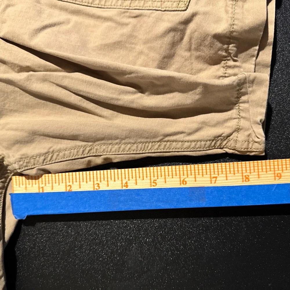 Levis Mens Cargo Shorts Khaki Tan Utility Gorpcore Hiking WaterLess Size 34